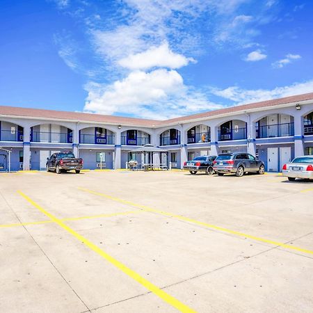 High Five Inn By Oyo Killeen Exterior foto